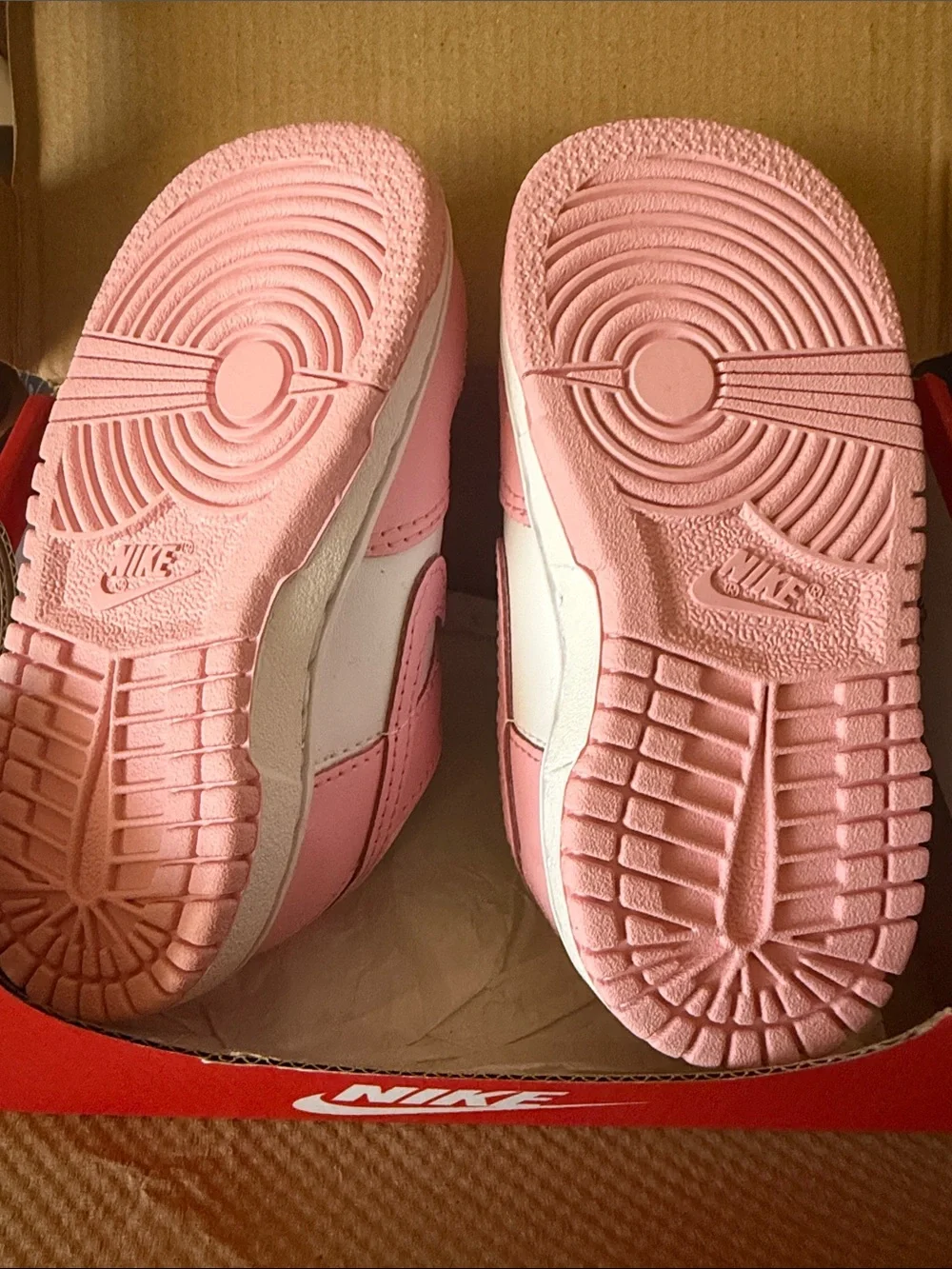 Nike Kids Low-Top Sneakers in Pink and Cream